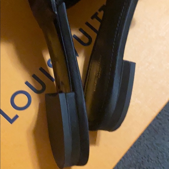 🌟LOUIS VUITTON🌟 CLASSIC SLIPPERS - Picture 6 of 11